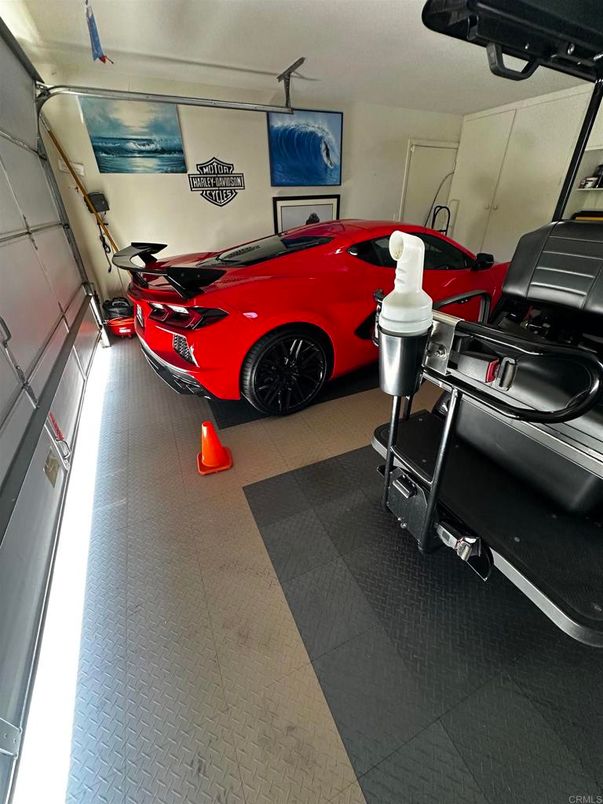 Garage, Interior