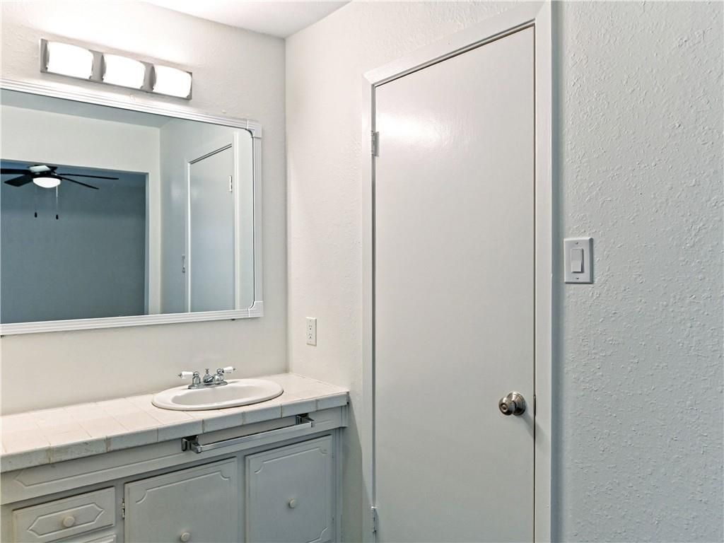 Bathroom, Interior, Tile Countertops