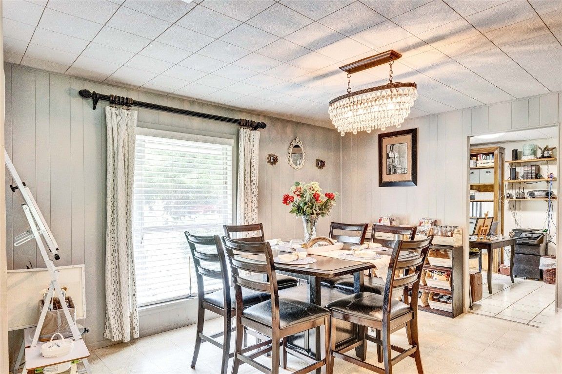 Chandelier, Dining room, Interior