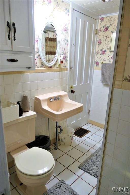 Bathroom, Interior