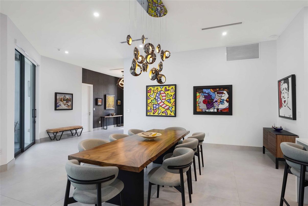 Dining room, Interior, Pendant Lights, Recessed Lighting