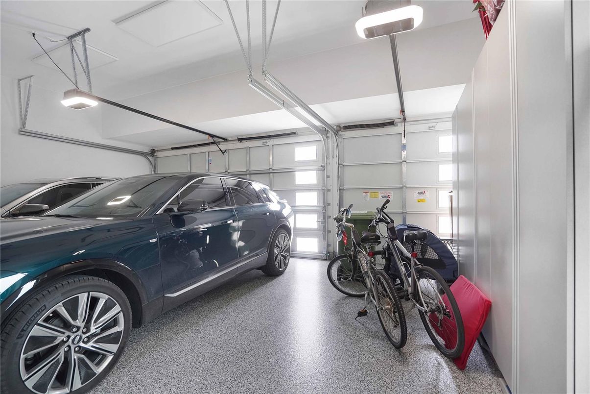 Garage, Interior