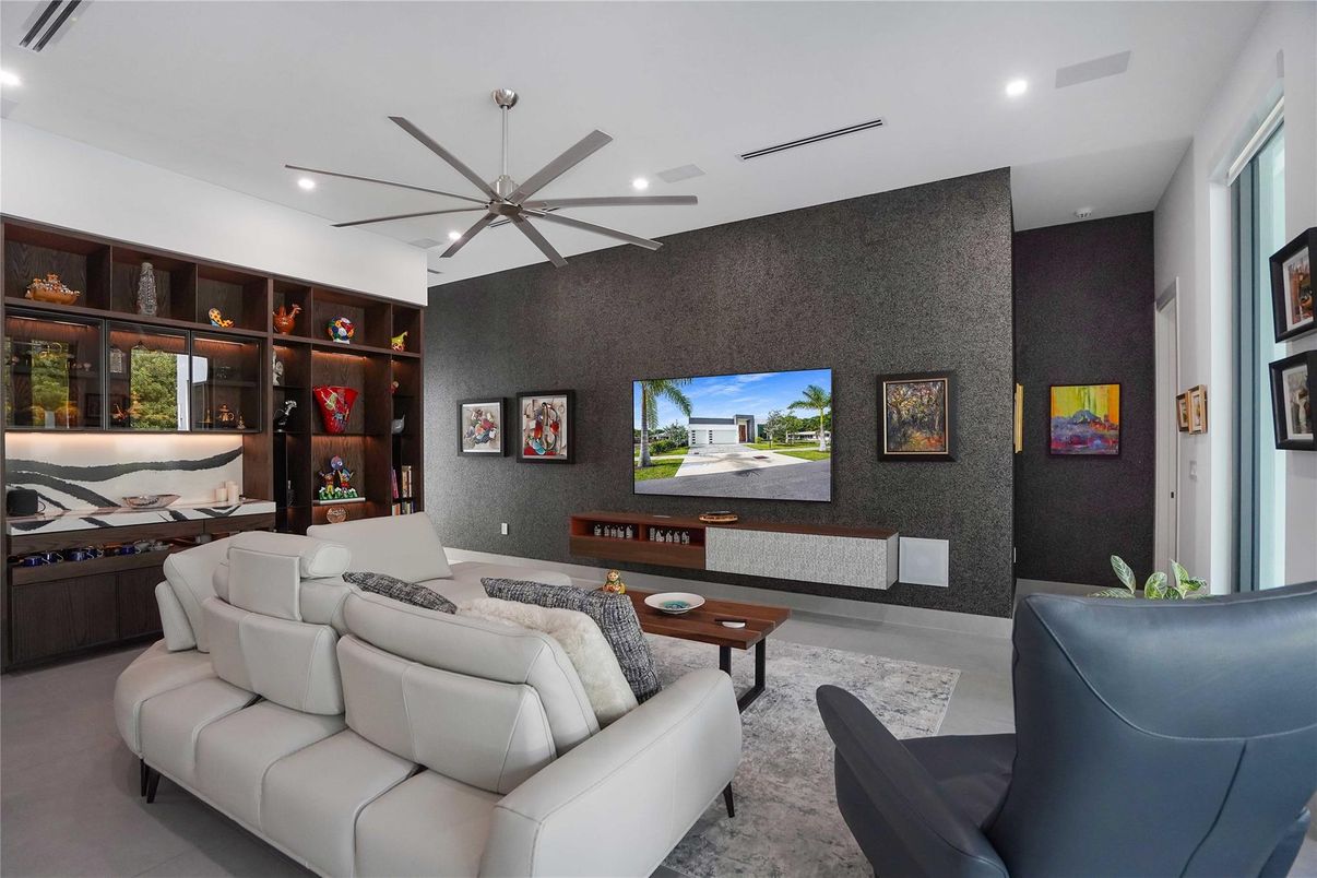 Interior, Living room, Pendant Lights, Recessed Lighting