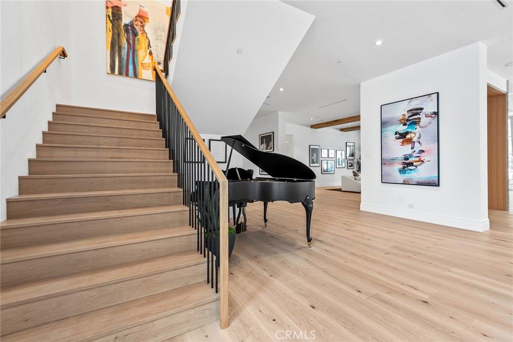 Interior, Piano, Recessed Lighting, Wood Texture Flooring
