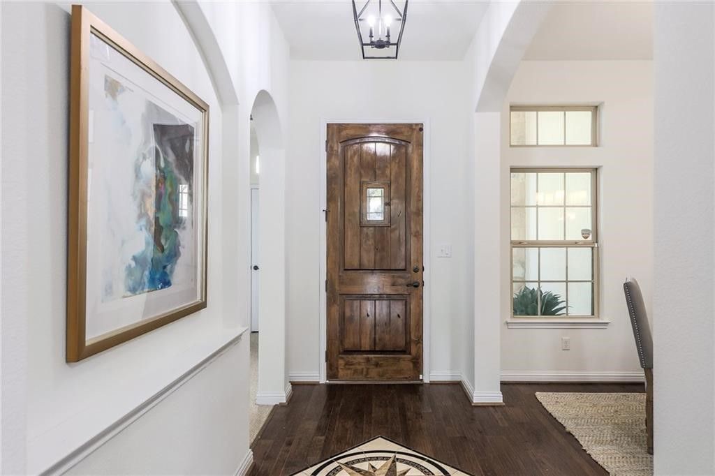 Interior, Pendant Lights, Wood Texture Flooring