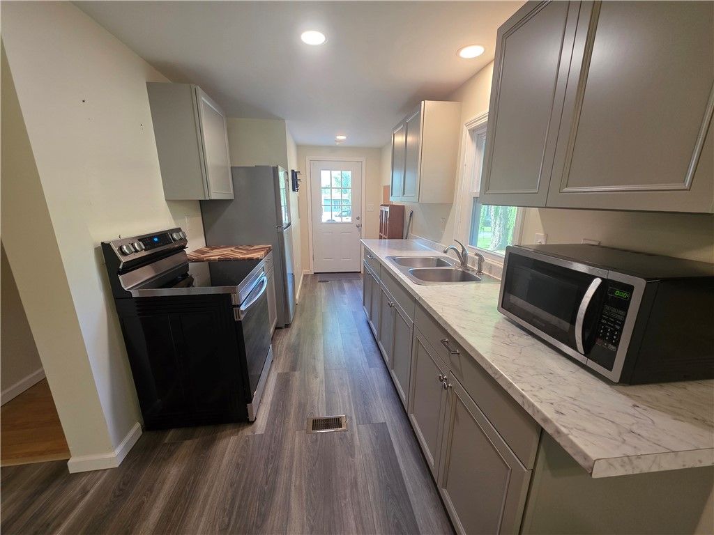 Interior, Kitchen, Recessed Lighting, Wood Texture Flooring
