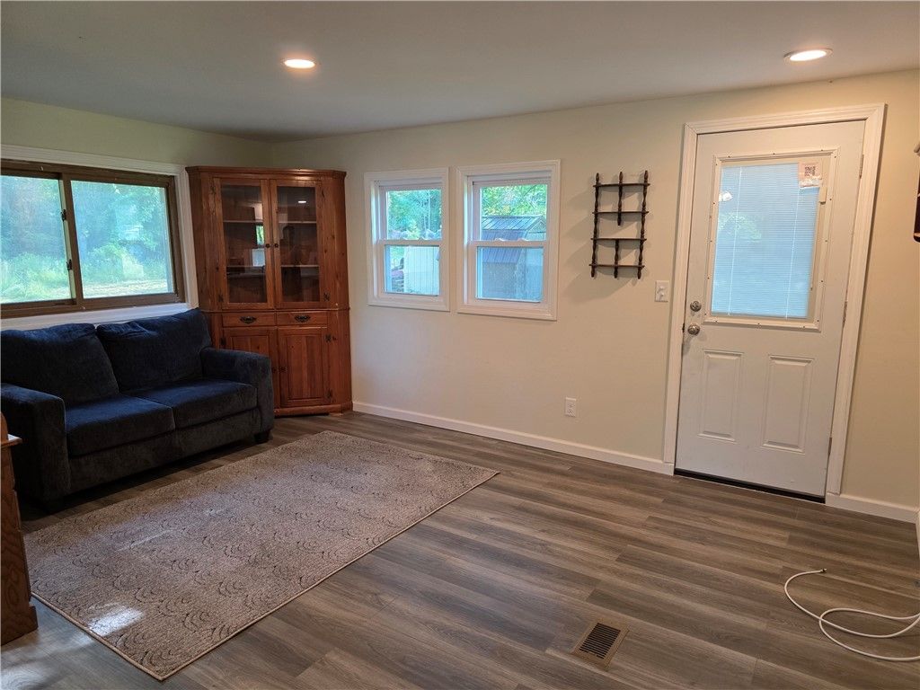 Interior, Recessed Lighting, Wood Texture Flooring