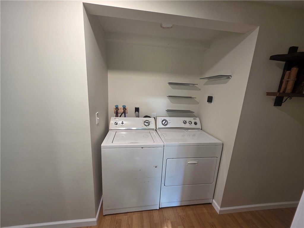 Interior, Utility Closets, Washer, Wood Texture Flooring