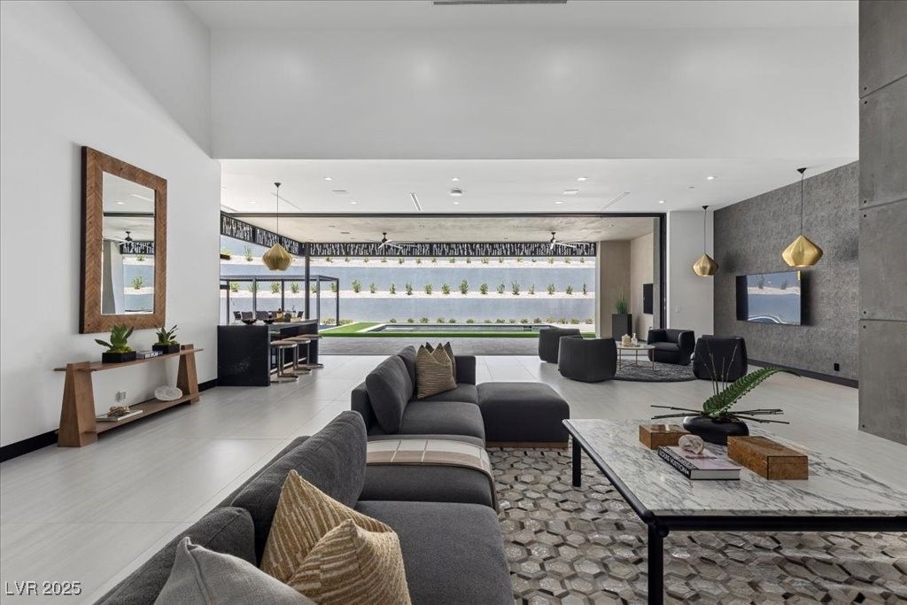 Interior, Living room, Pendant Lights, Recessed Lighting