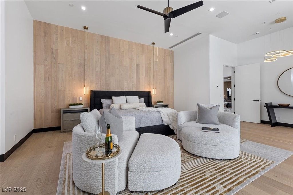 Bedroom, Interior, Living room, Pendant Lights, Recessed Lighting, Wood Texture Flooring