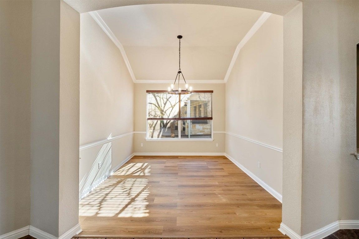 Interior, Pendant Lights, Wood Texture Flooring