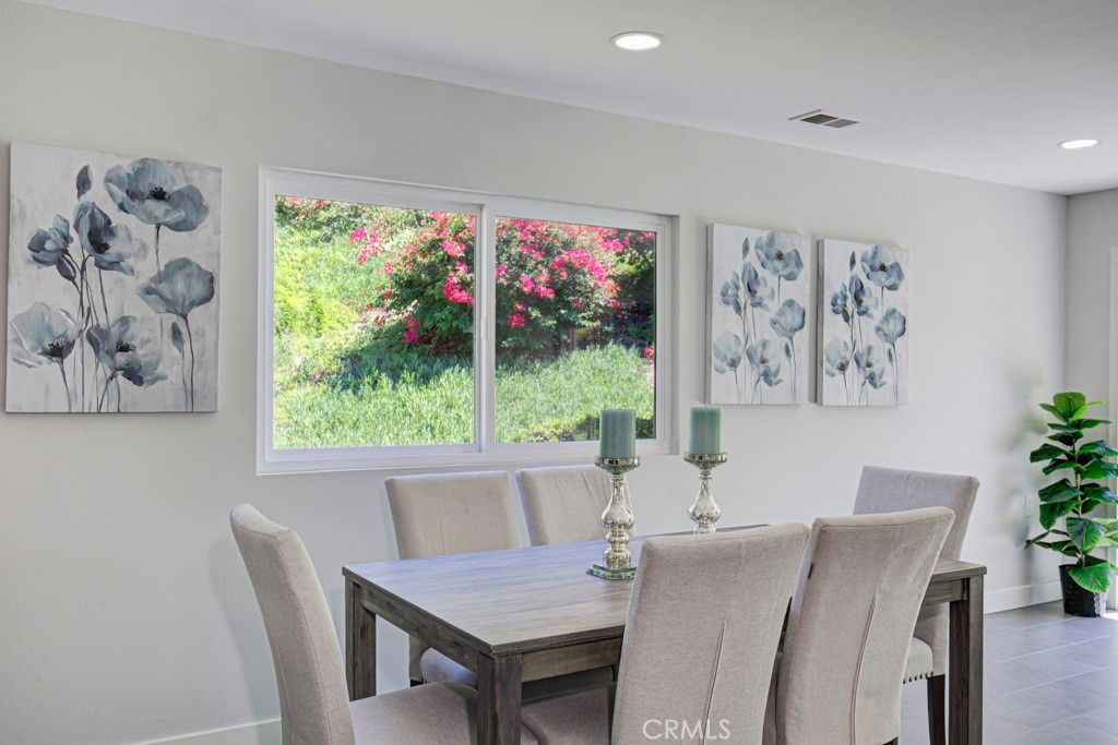 Dining room, Interior, Recessed Lighting
