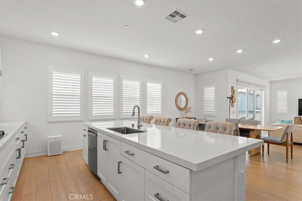 Dining room, Interior, Kitchen, Recessed Lighting, Wood Texture Flooring