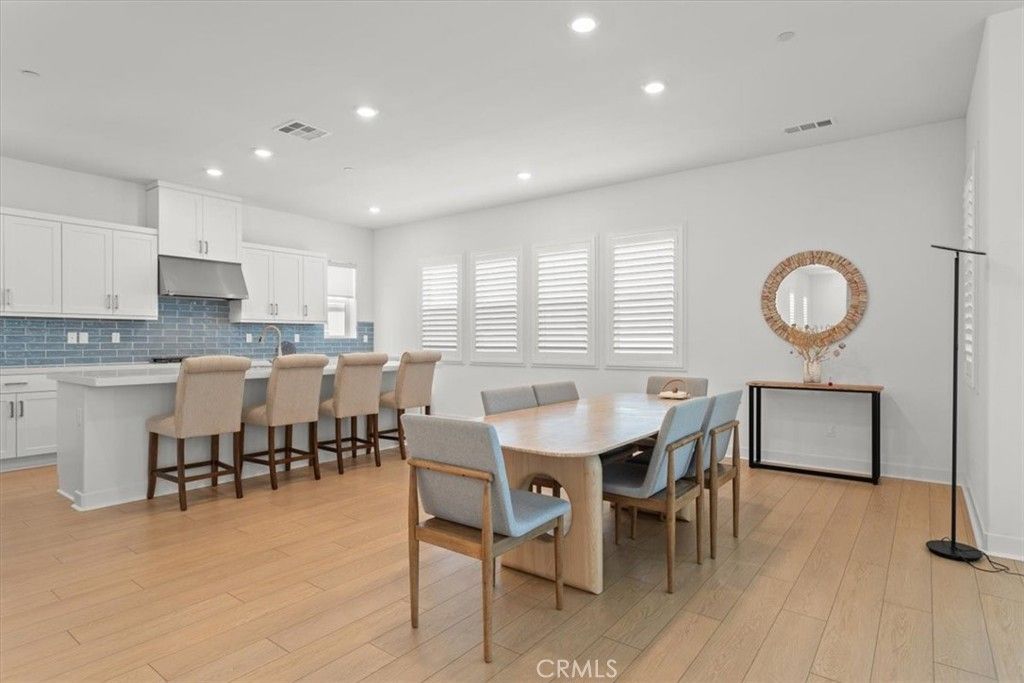 Dining room, Interior, Kitchen, Recessed Lighting, Wood Texture Flooring