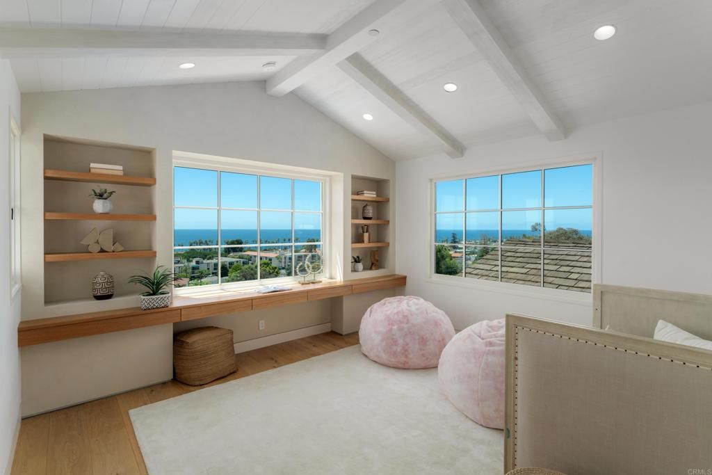 Interior, Recessed Lighting, Water, Wood Texture Flooring