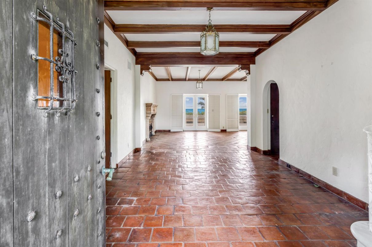 Interior, Wooden Beams