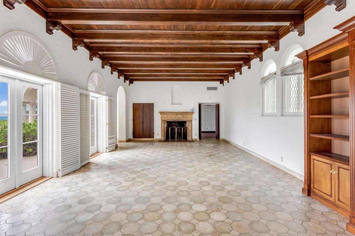 Empty room, Fireplace, Interior, Wooden Beams, Wooden Ceilings