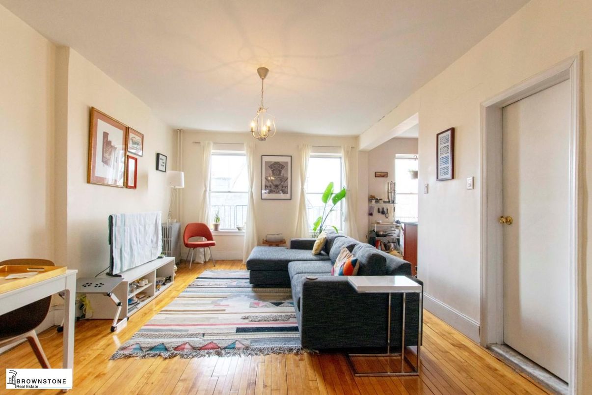 Interior, Living room, Pendant Lights, Wood Texture Flooring