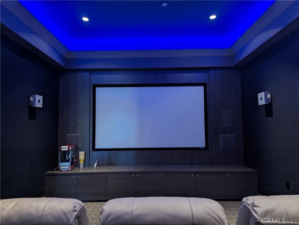 Interior, Projection Screen, Recessed Lighting, Theatre Room