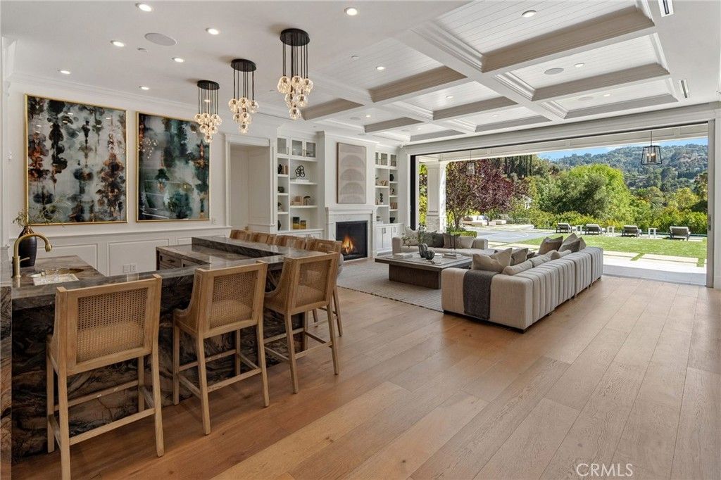 Fireplace, Interior, Living room, Pendant Lights, Recessed Lighting, Wood Texture Flooring