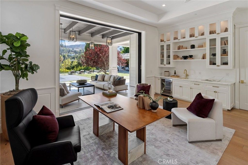 Interior, Living room, Pendant Lights, Recessed Lighting, Wood Texture Flooring