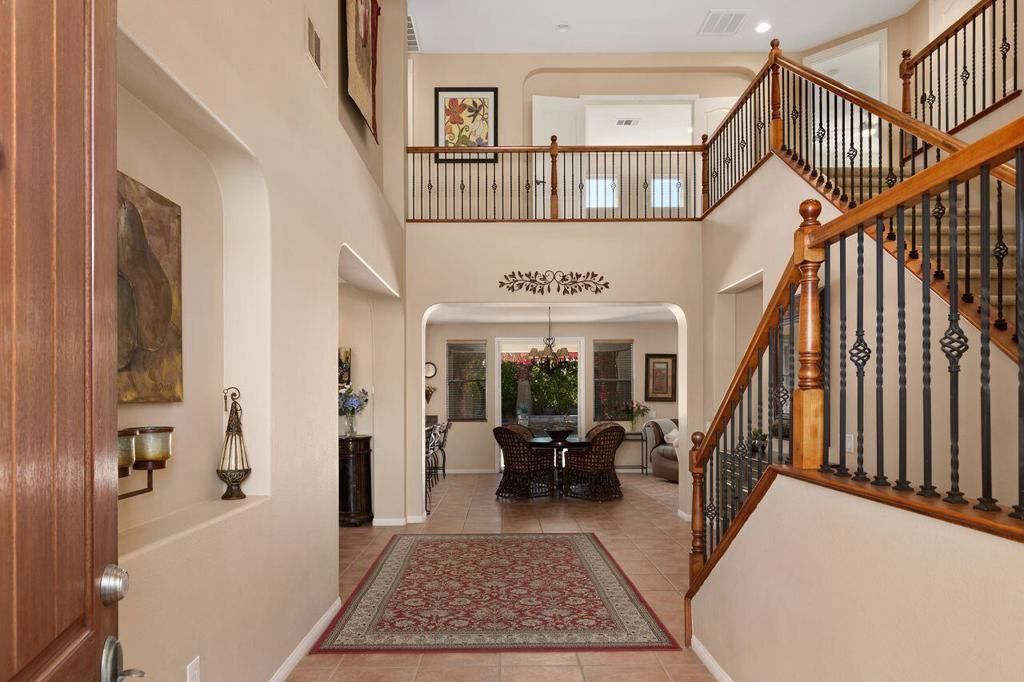 Dining room, Interior, Recessed Lighting