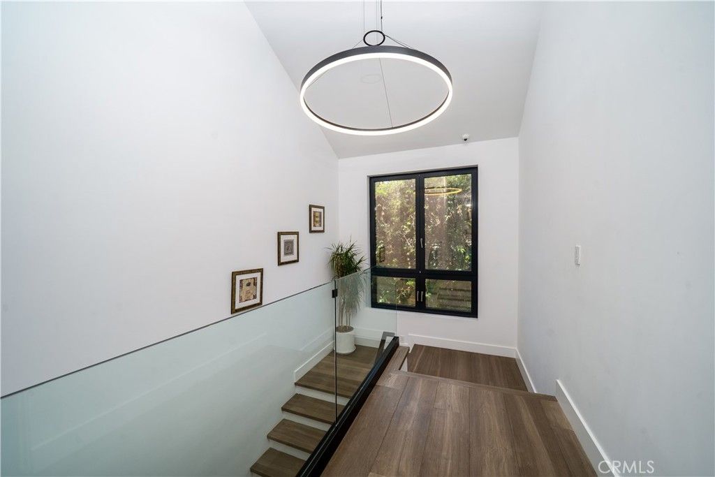 Interior, Pendant Lights, Wood Texture Flooring