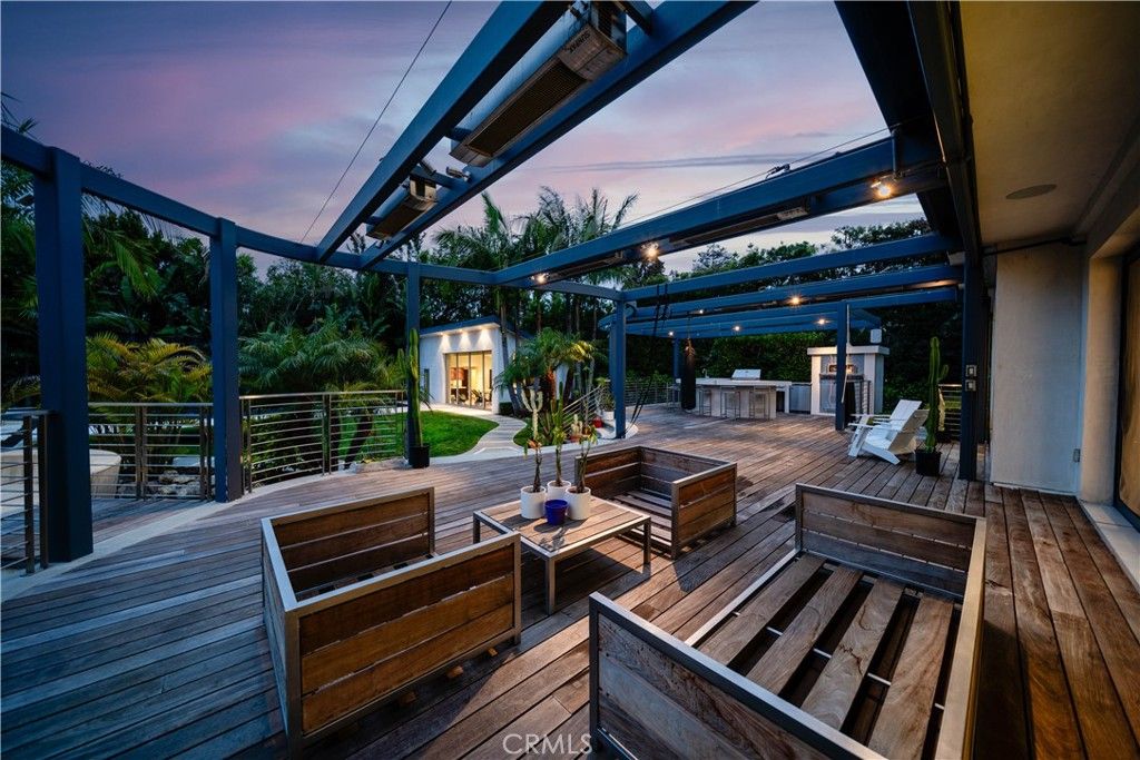 Exterior, Wood Texture Flooring