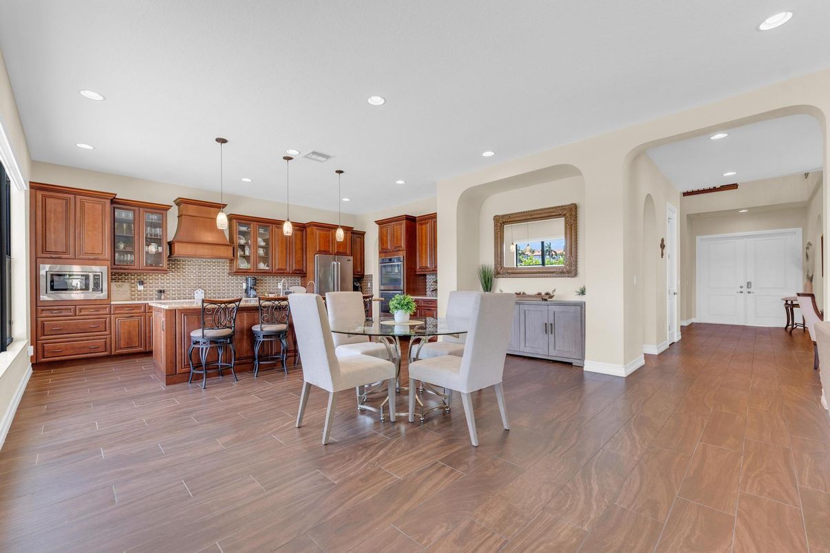 Dining room, Interior, Kitchen, Pendant Lights, Recessed Lighting, Stainless Steel Appliances, Wood Texture Flooring
