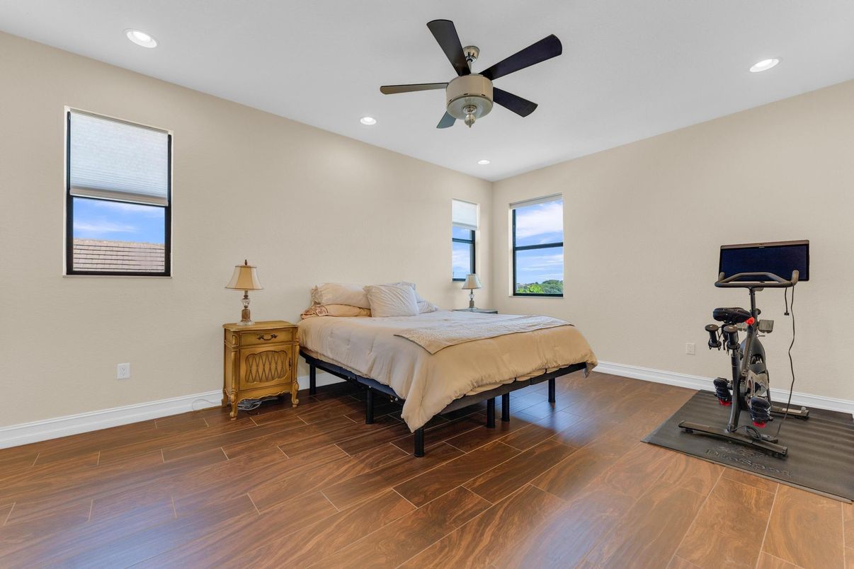 Bedroom, Fitness Equipment, Interior, Recessed Lighting, Wood Texture Flooring