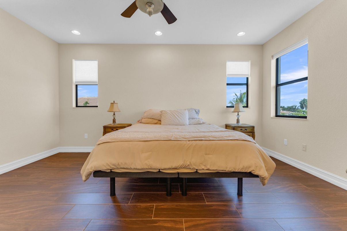 Bedroom, Interior, Recessed Lighting, Wood Texture Flooring