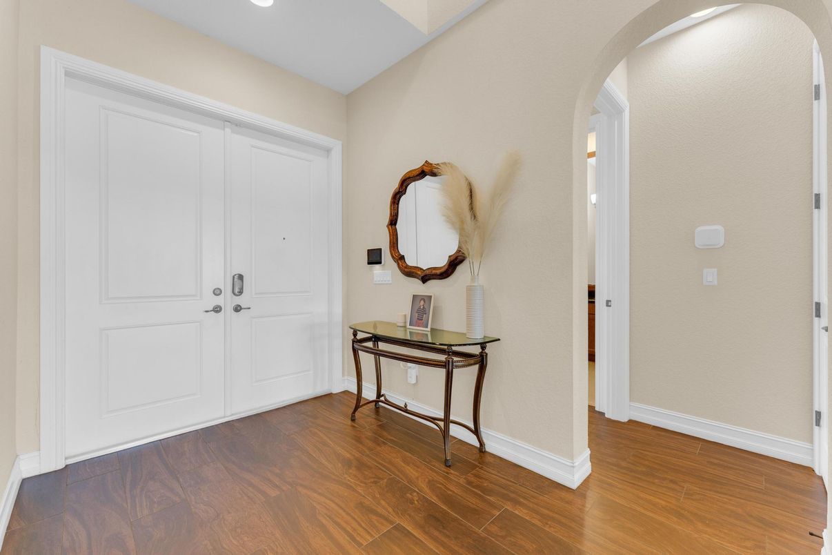 Interior, Recessed Lighting, Wood Texture Flooring