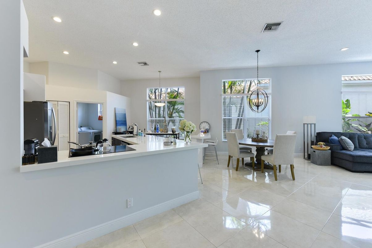 Chandelier, Dining room, Interior, Pendant Lights, Recessed Lighting