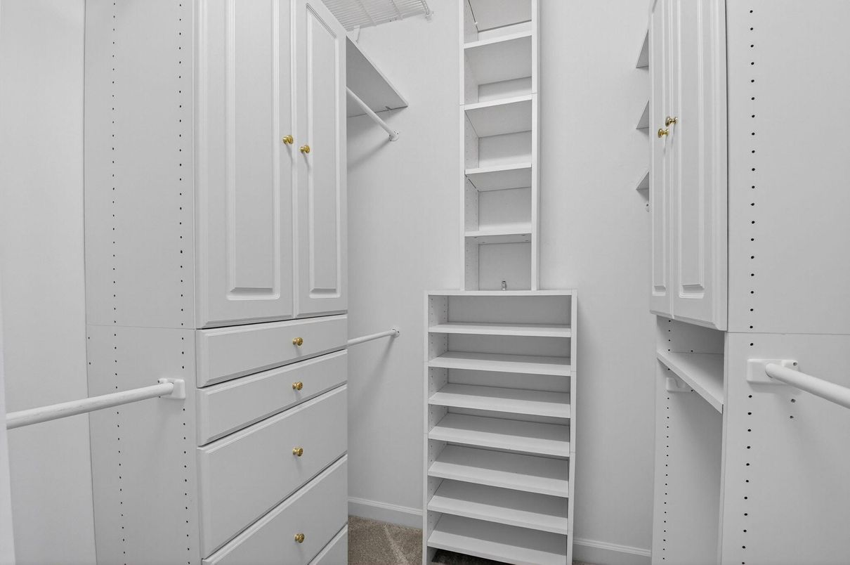 Interior, Walk-in Closets