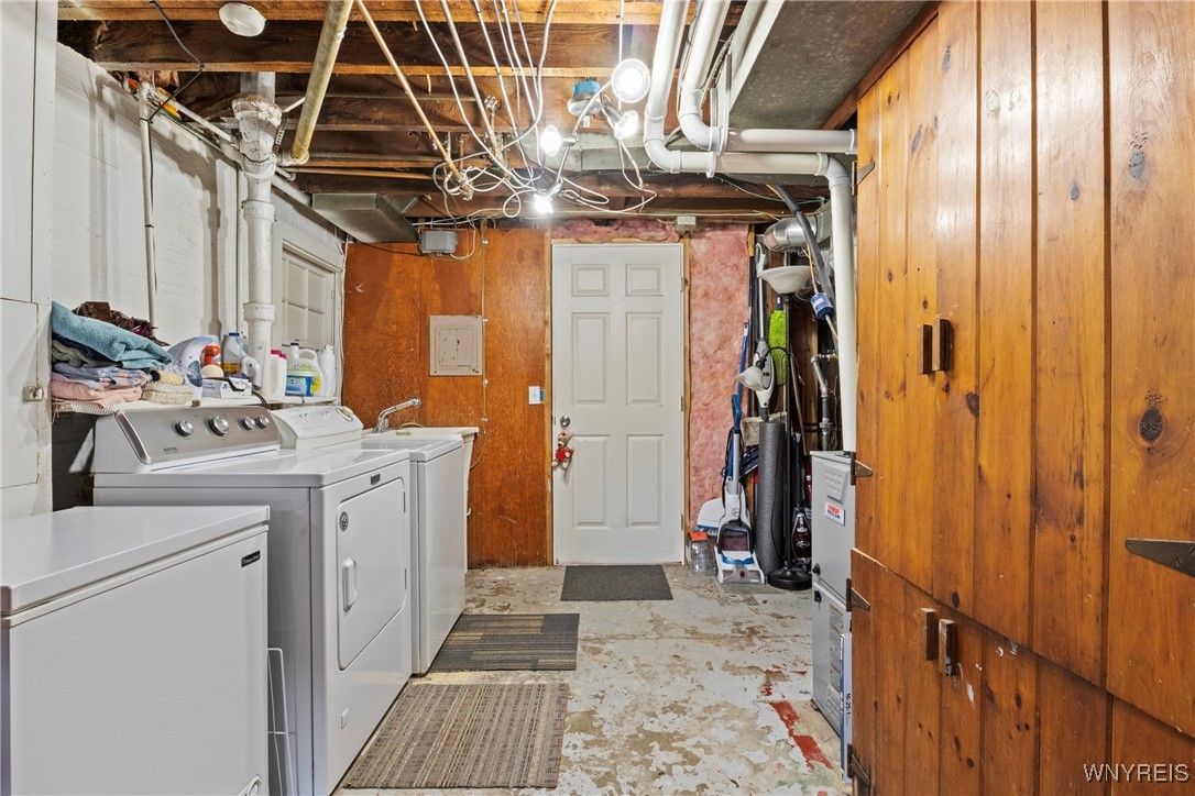 Interior, Washer, Wooden Walls