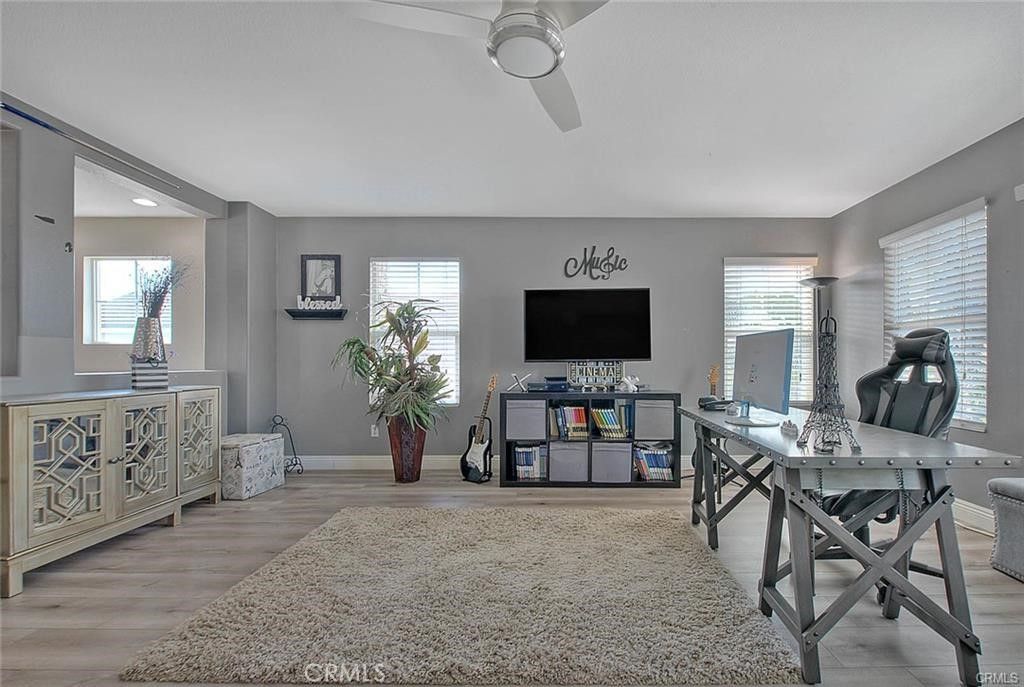 Home Office, Interior, Recessed Lighting, Wood Texture Flooring