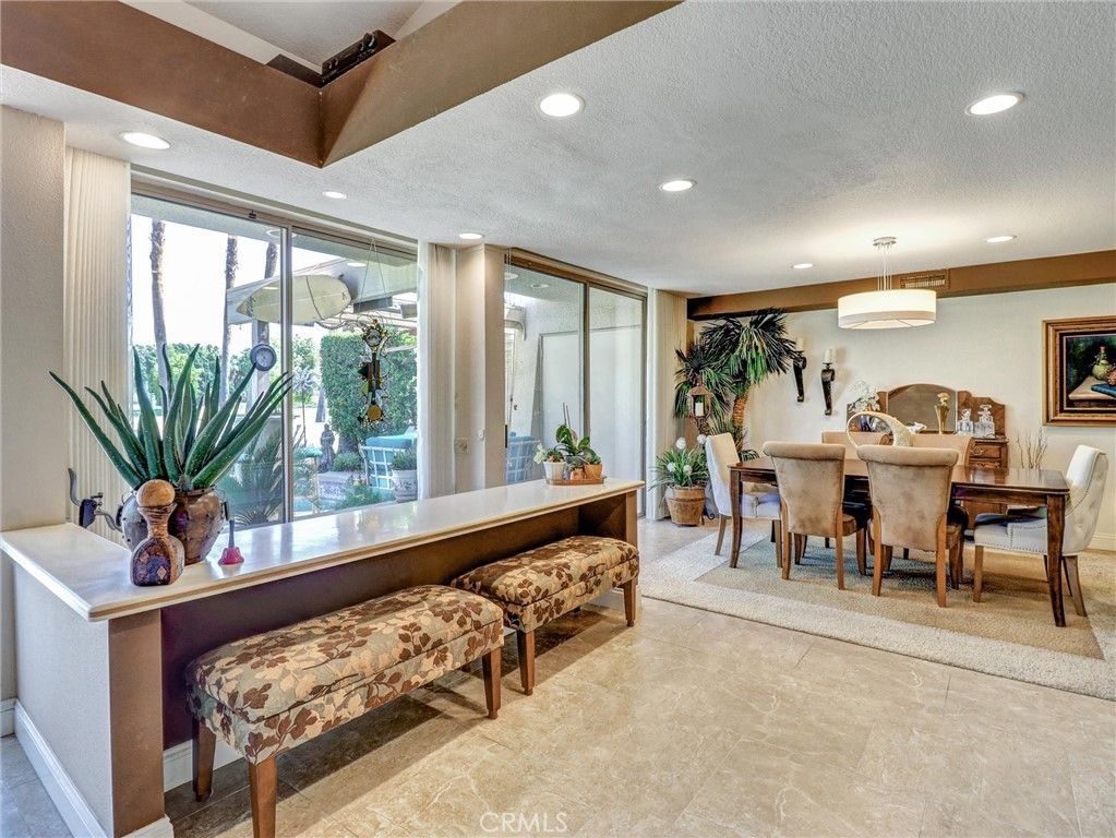 Dining room, Interior, Pendant Lights, Recessed Lighting