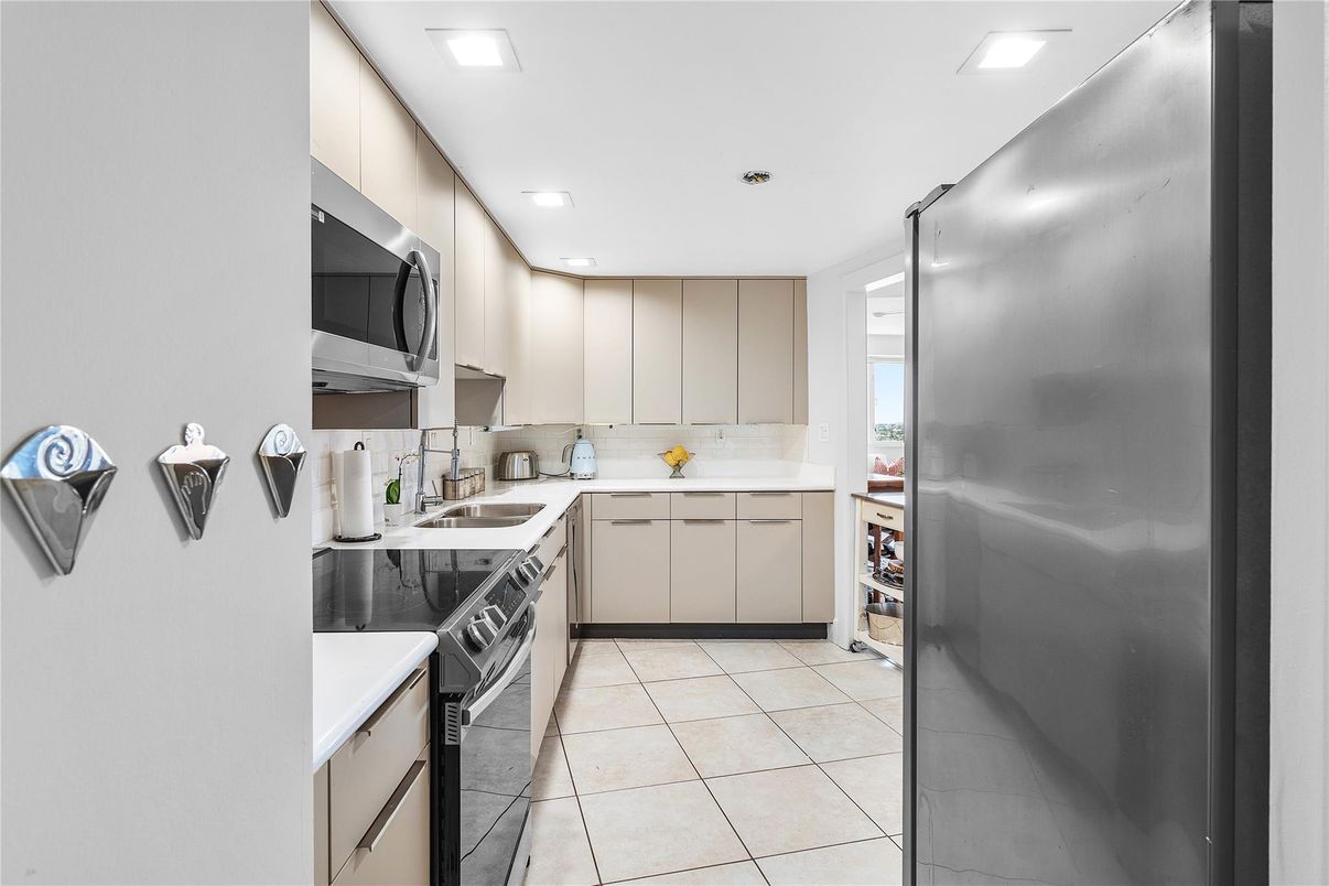 Interior, Kitchen, Recessed Lighting