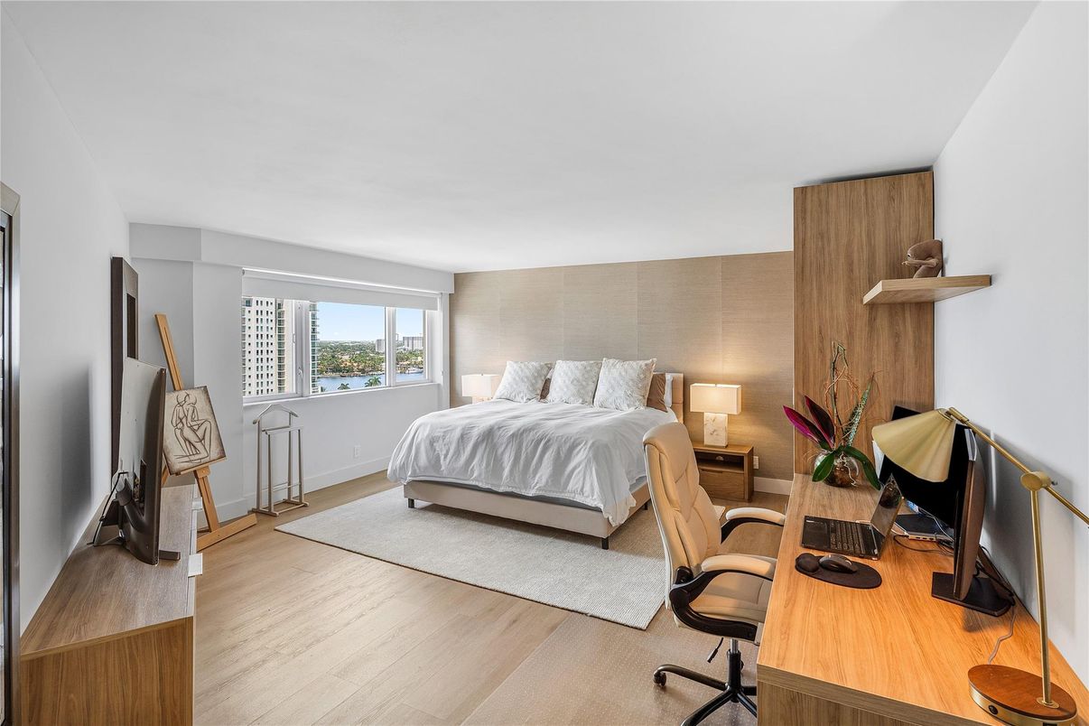 Bedroom, Home Office, Interior, Water, Wood Texture Flooring