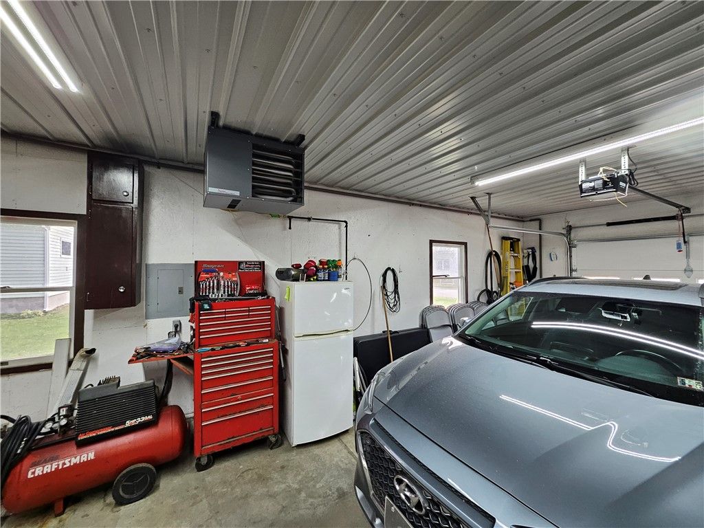 Garage, Interior