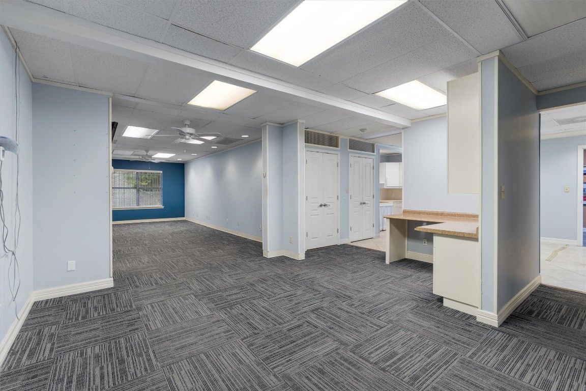 Empty room, Interior, Recessed Lighting