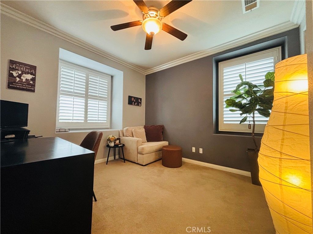 Home Office, Interior