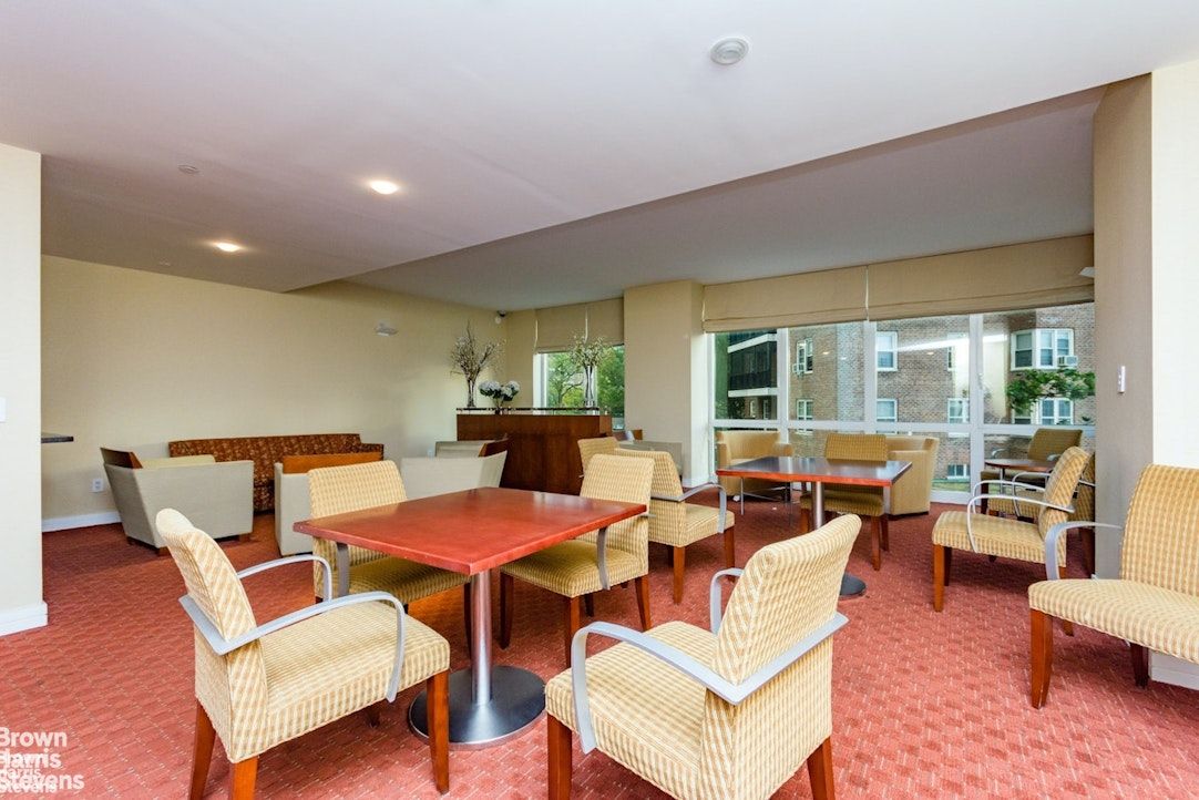 Dining room, Interior, Recessed Lighting
