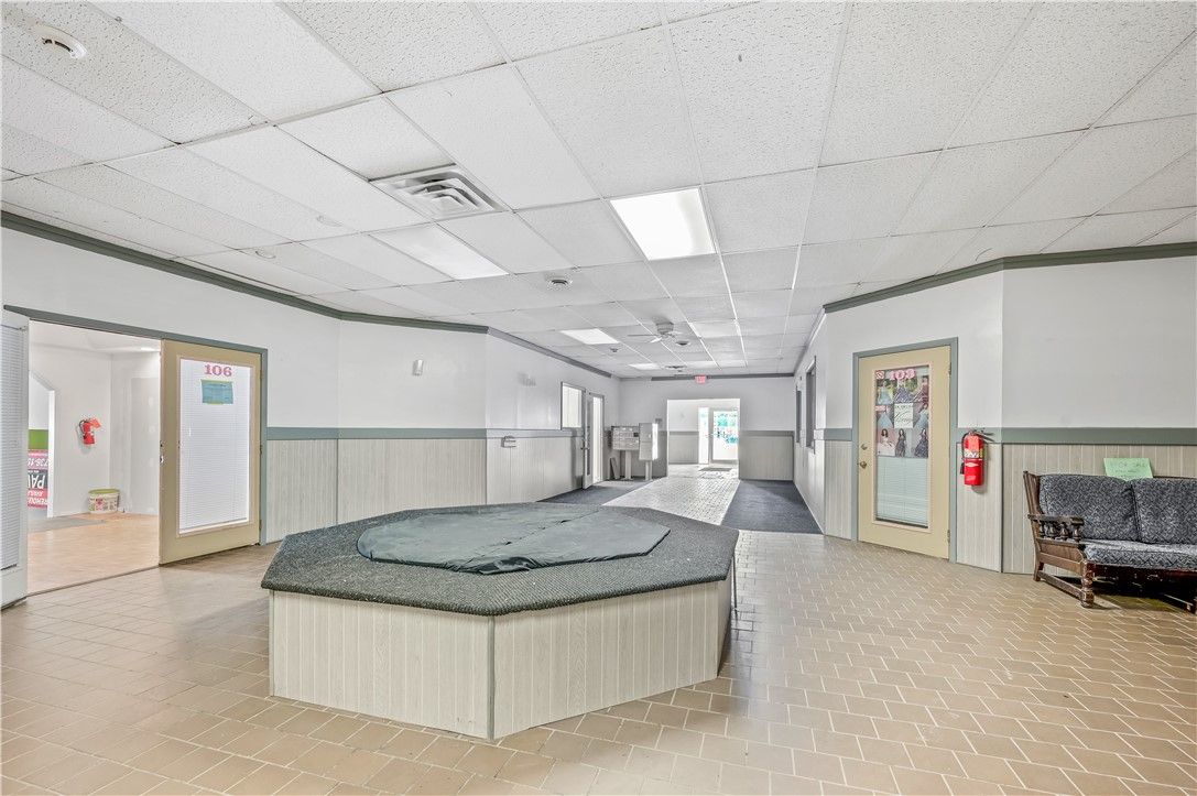 Hot Tub, Interior, Recessed Lighting