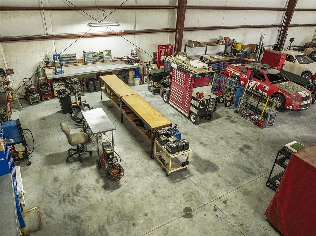 Garage, Interior