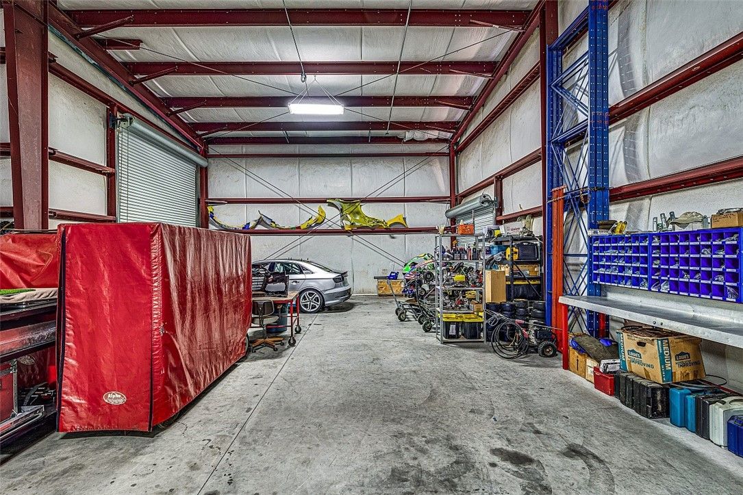 Garage, Interior