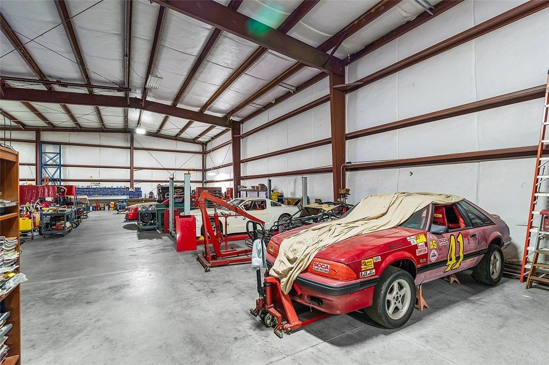 Garage, Interior