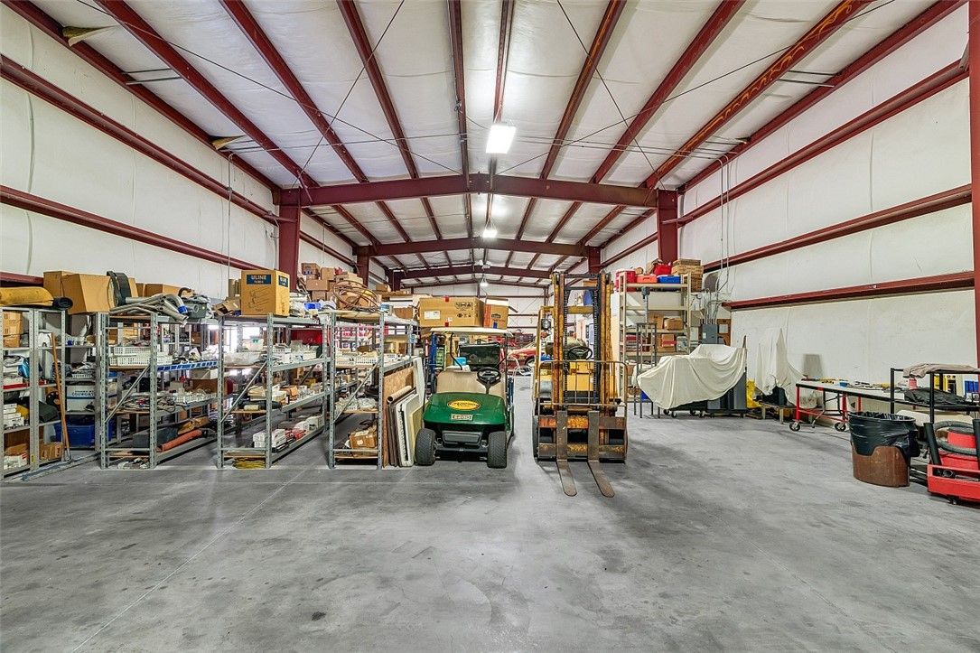 Garage, Interior