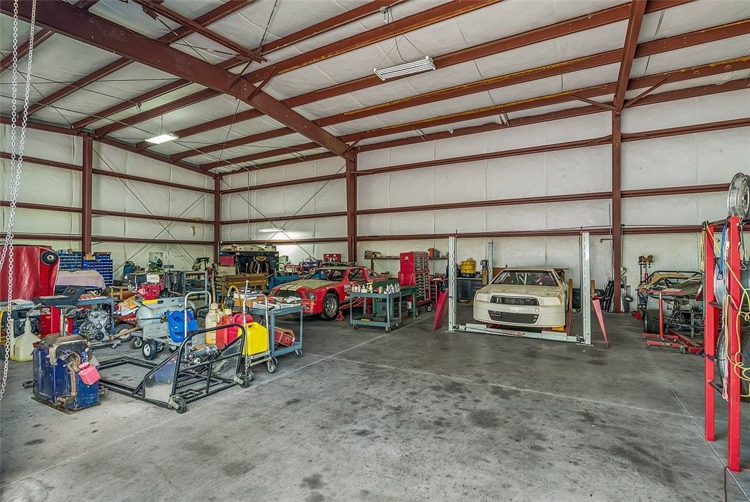 Garage, Interior