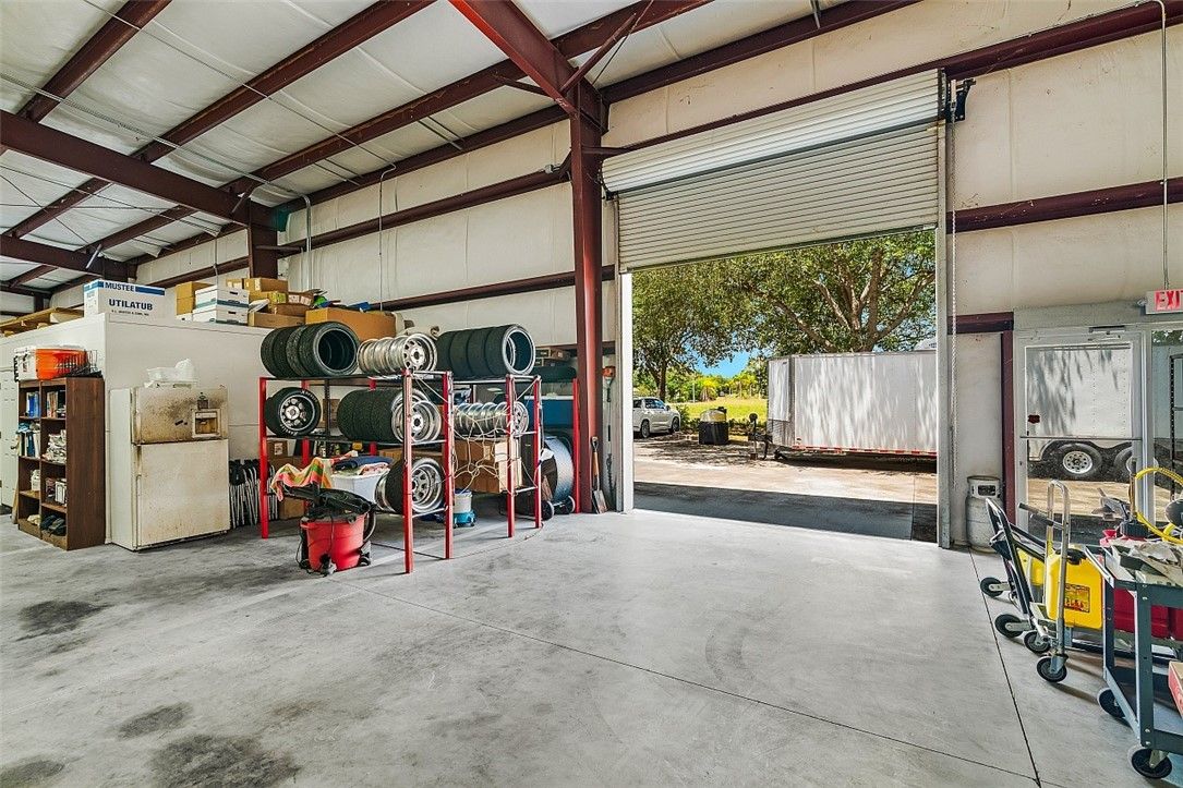Garage, Interior